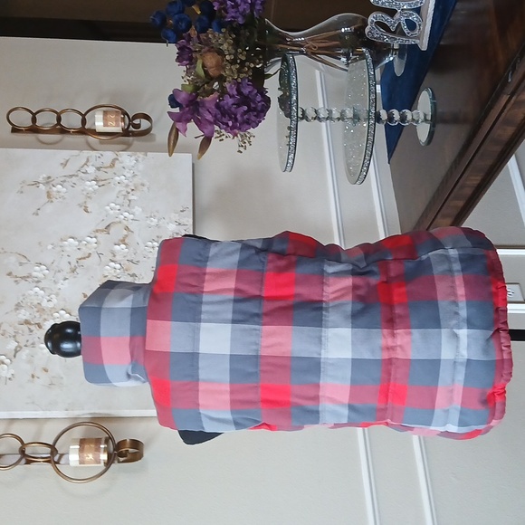 Red And Gray Frost Free Puffer Vest By Old Navy. Size M - Picture 11 of 17